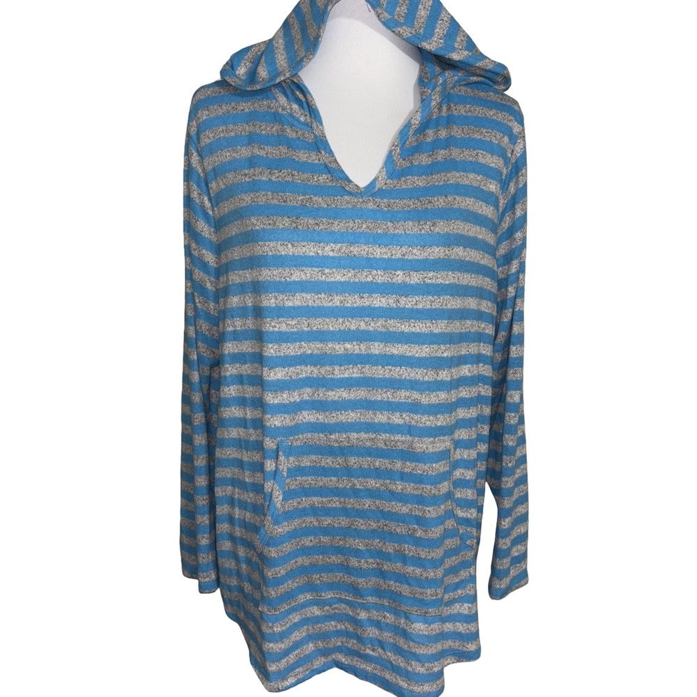 Croft & Barrow Blue Gray Striped V Neck Sweater